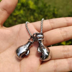 COLLIER FITNESS - GANT DE BOXE PRO - Vignette | LE BOX DU FITNESS®