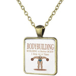 COLLIER FITNESS - PLAQUE POSING CULTURISTE VINTAGE - Vignette | LE BOX DU FITNESS®