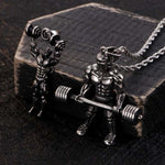COLLIER FITNESS - MUSCLOR EN DÉVELOPPÉ MILITAIRE HALTÈRE - Vignette | LE BOX DU FITNESS®